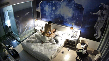 图片[3]-主題酒店太空漫遊情趣房拍攝到的鄰家氣質小姐姐與男友開房愛愛 互舔互插愛撫爽的欲仙欲死-老宋小屋