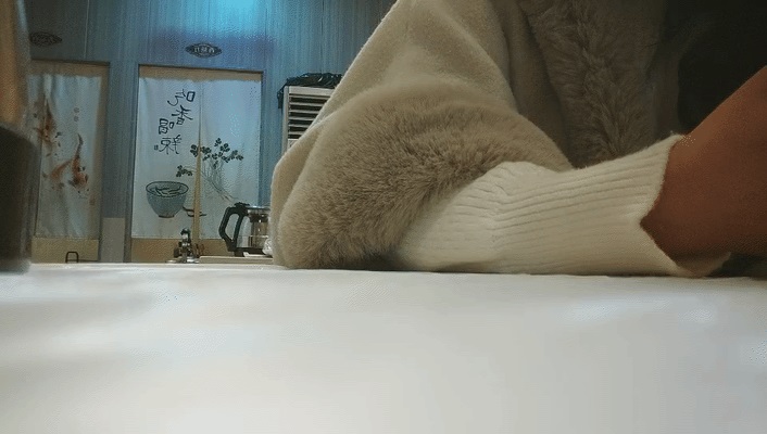 约上良家少妇驾车回酒店 迫不及待扒掉裤子 扣穴舌吻调情 主动骑乘爆操呼吸急促-老宋小屋