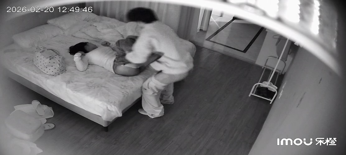 图片[5]-2-20流出乐橙酒店偷拍 猥琐男友退房之前硬脱妹子牛仔裤按着操一炮才走-老宋小屋