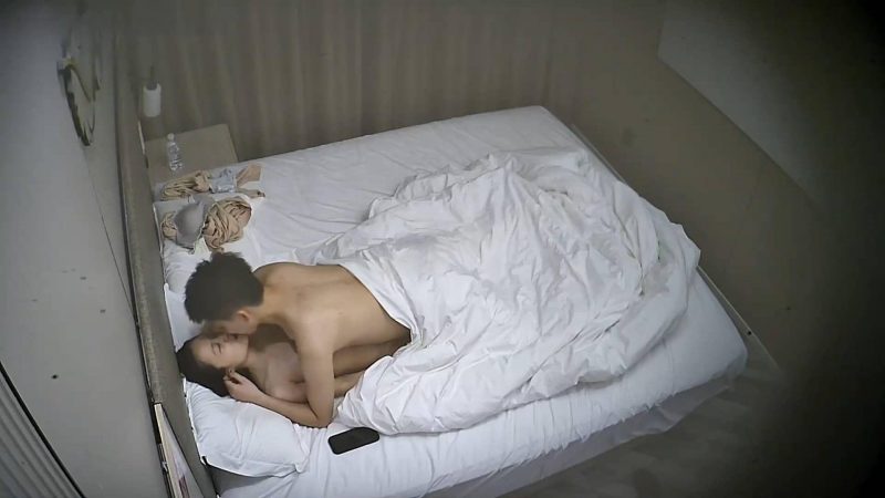 2026-2-11酒店偷拍 窈窕极品妹入住近半月常被男友拽床边站桩操-老宋小屋