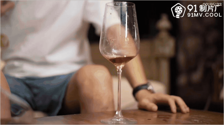 ✨【AI明星换脸】「关晓彤」童颜女秘堕落日记[中配剧情][889MB/MP4/38:42/WF]愃-老宋小屋