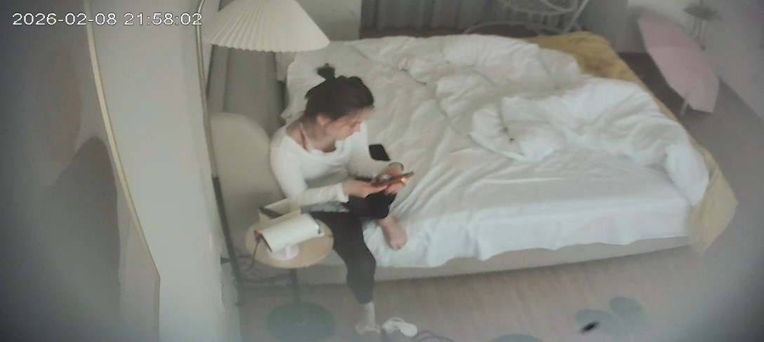 图片[1]-2-8流出酒店偷拍 红色内衣美女节前给领导陪睡操完急忙回家-老宋论坛