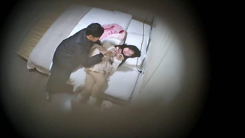 2-4流出酒店偷拍放假了粉嫩甜美校园学妹与男友入住四天裸睡啪啪日常-老宋小屋