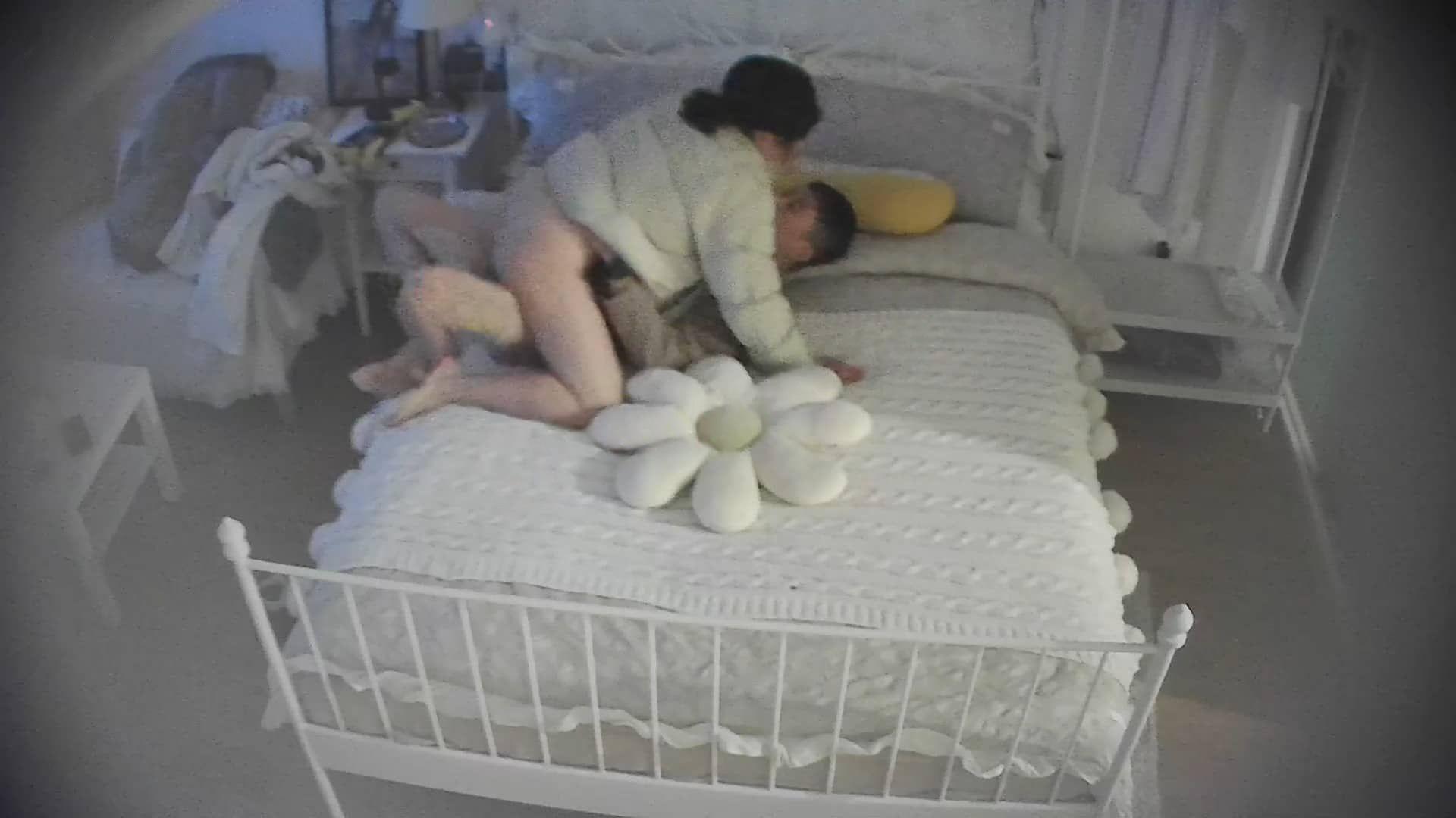 图片[2]-2-3流出酒店偷拍大奶白嫩女友刚进房间就被男友迫不及待后入-老宋论坛