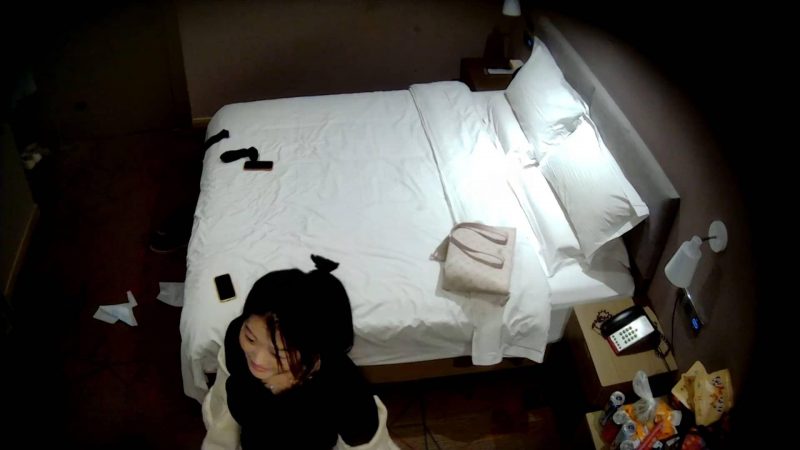 2-26流出天眼酒店偷拍 强势小情侣一个喜欢站桩一个喜欢上位拉扯干-老宋小屋