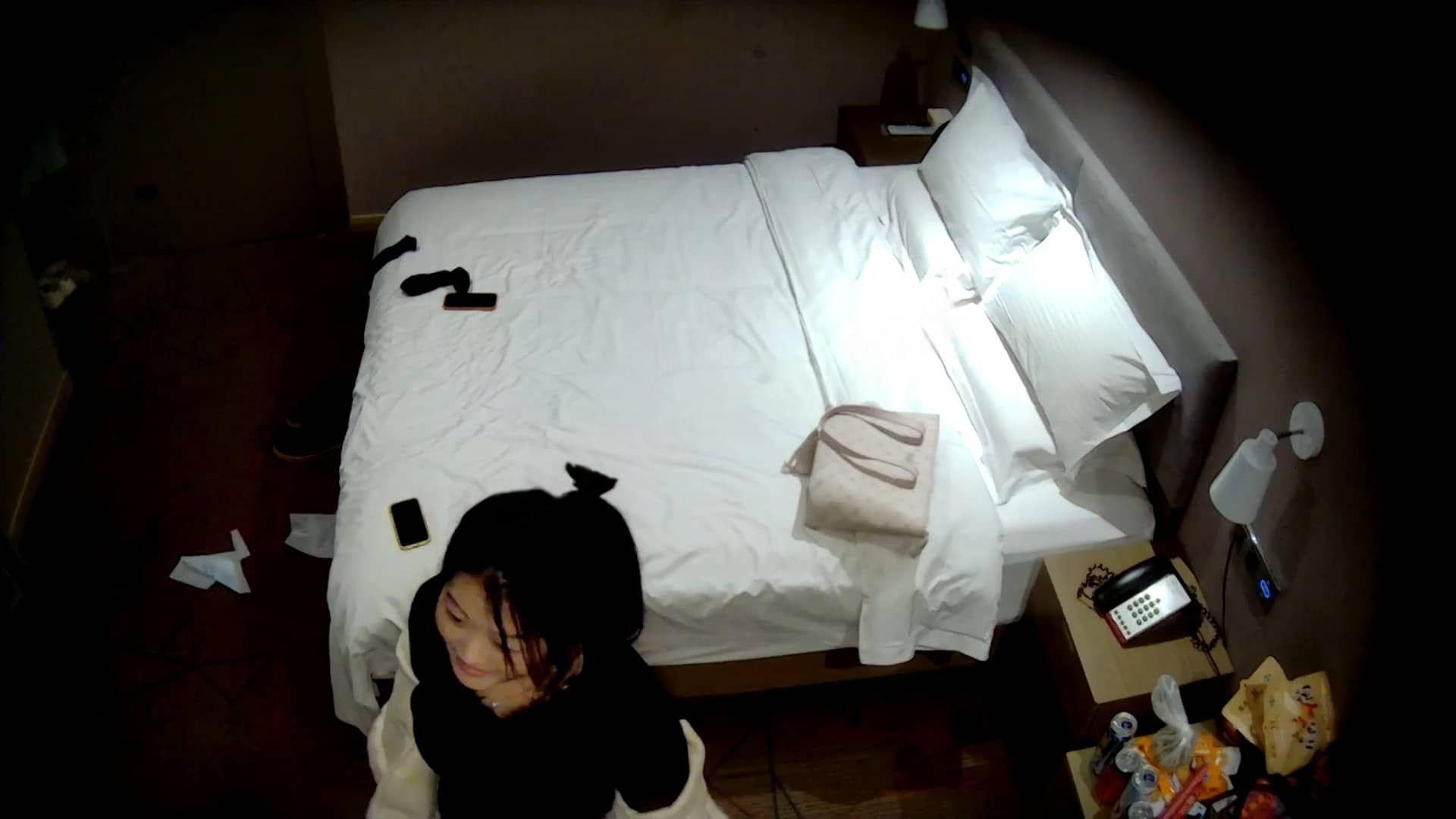 图片[1]-2-26流出天眼酒店偷拍 强势小情侣一个喜欢站桩一个喜欢上位拉扯干-老宋小屋