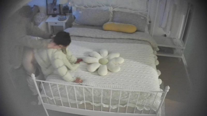 2-3流出酒店偷拍大奶白嫩女友刚进房间就被男友迫不及待后入-老宋论坛