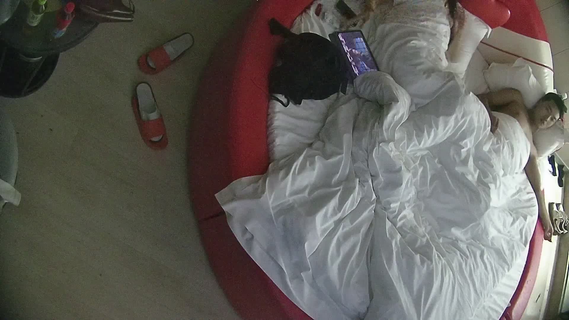 图片[6]-流出酒店情趣圆床偷拍猴急小伙把眼镜御姐范女友黑丝扒开一半就迫不及待插入-老宋论坛