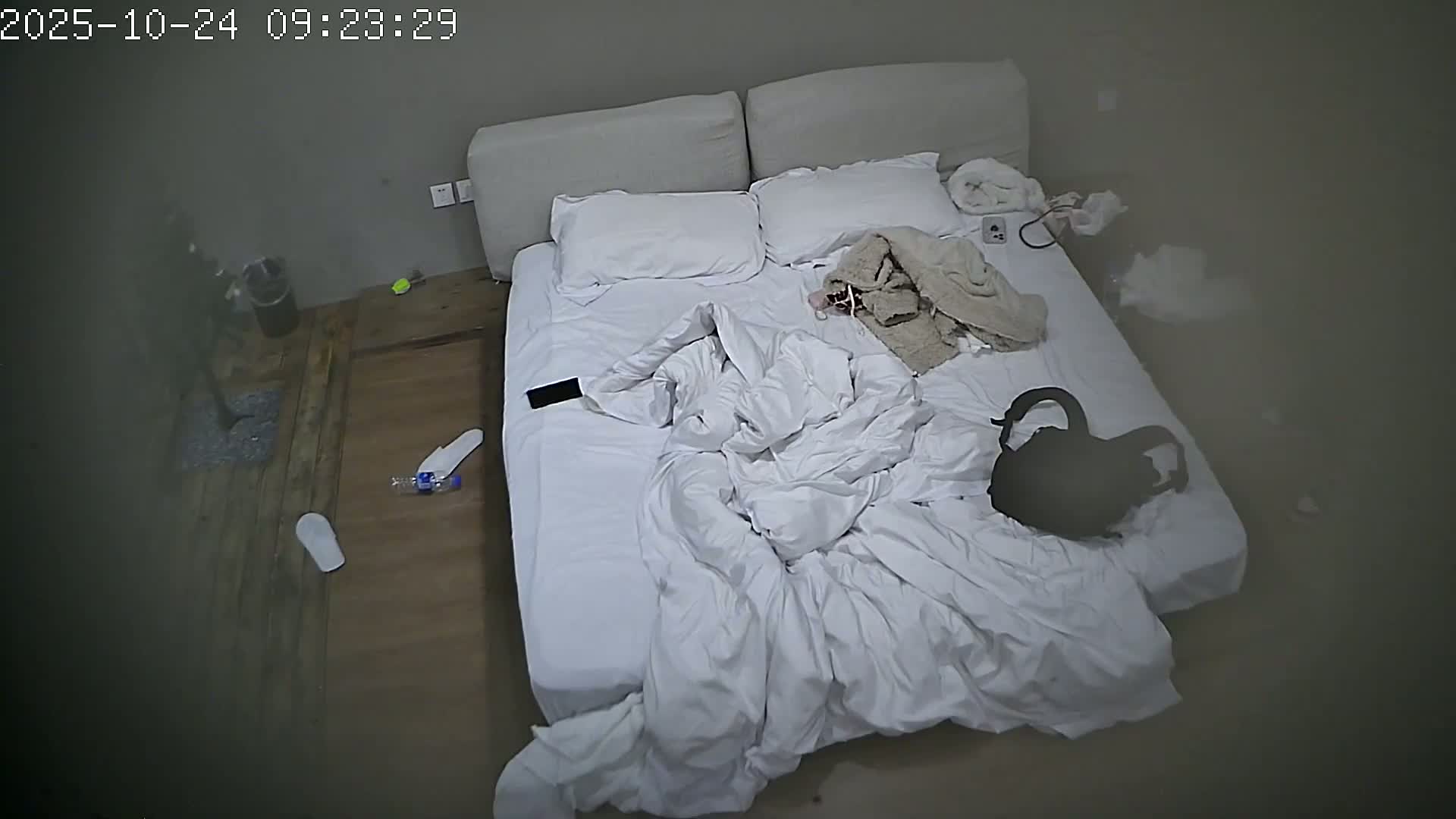 图片[9]-新流出大学城附近酒店偷拍白衬衫的清纯学妹套上毛衣赴约被胖哥无套外射-老宋小屋