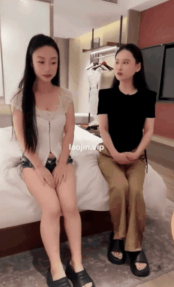 【新婚快乐】在酒店面试两个大奶骚货，开启双飞大战，一般人真的扛不住-老宋论坛