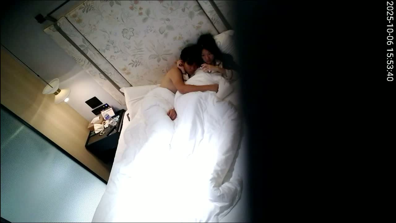 图片[4]-流出天眼酒店高清偷拍年轻情侣换上睡衣做爱有一种在家的感觉吧想不到被人围观吧-老宋论坛