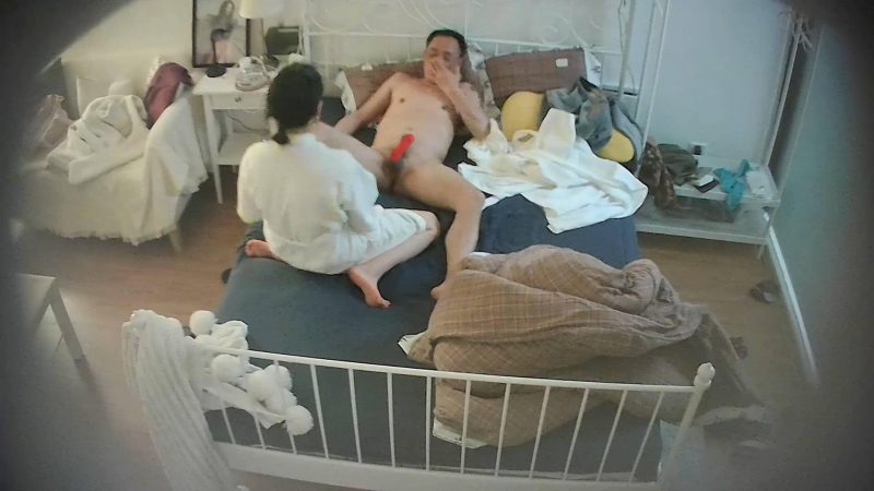 2-8流出酒店偷拍领导模样大叔解开气质白嫩女下属睡衣舔逼各种花式操逼-老宋小屋