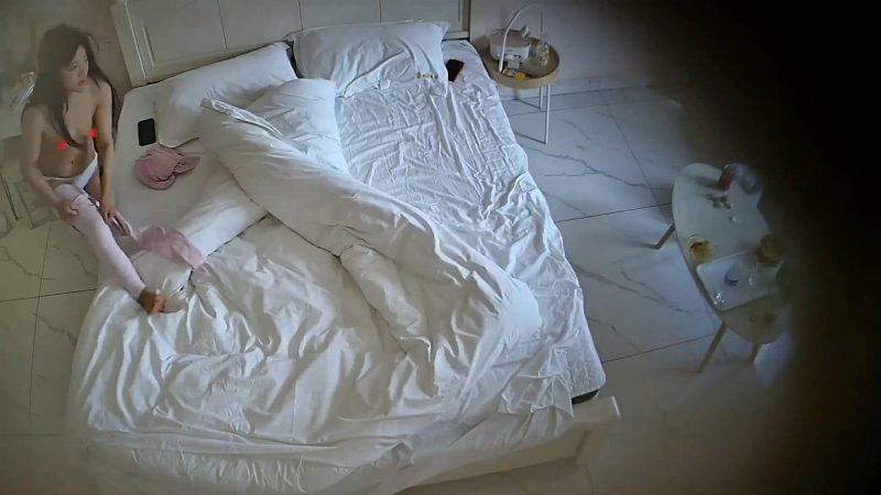 3-1流出酒店偷拍 美女外出参加活动回来换上黑丝配合干部大叔炮友啪后续完整版-老宋论坛