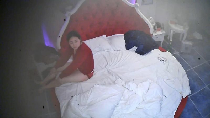 2-17流出酒店情趣房偷拍 圆脸可爱少妇被精壮纹身猛男按床上疯狂折腾不断呻吟-老宋论坛