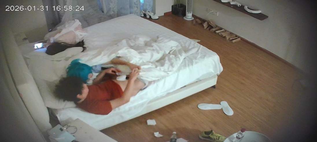 图片[7]-2-1流出酒店偷拍cos圈真乱两个角色扮演的小年轻在酒店乱搞-老宋论坛