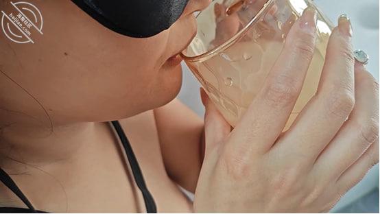 作者：善良的小嫂子 《（155）重口来袭！把尿和精液混在一起喂给嫂子喝，直接给嫂子喝吐了》-老宋小屋