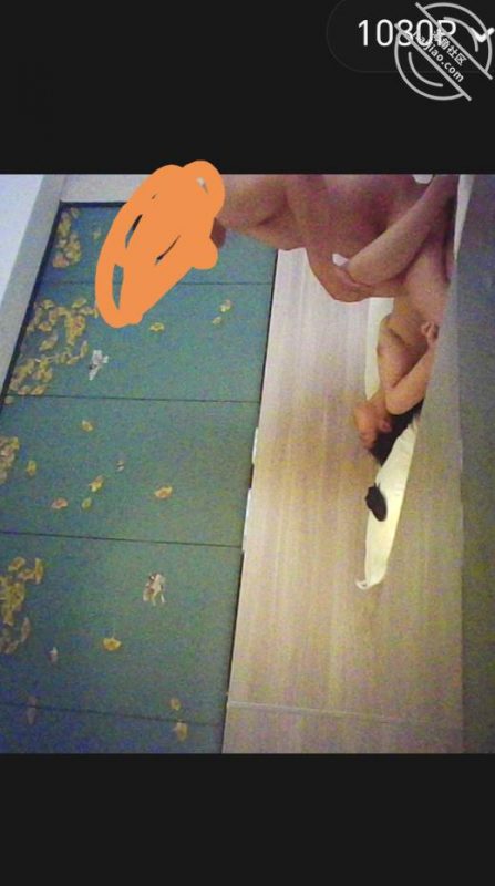 作者：1海角老淫1 《41（原创视频）给小丫头的破处视频这大奶晃的的我眼晕》-老宋小屋