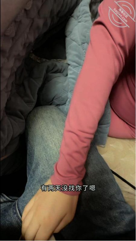 作者：姐姐的奶味 《129. 老姐真的骚起来，直接在门口跪着等我，看见鸡巴直接开舔》-老宋小屋