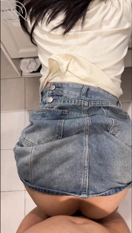 作者：奶子即正义 《正义原创,在厕所里上厕所,牛仔包臀裙的小姨子是我的厕所!》-老宋小屋