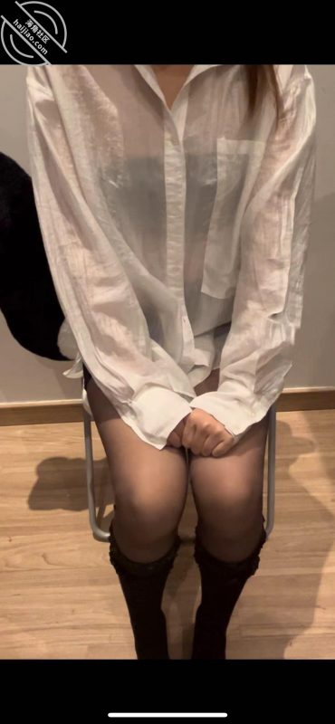 作者：和妹妹同居的生活 《原创大学妹妹同居系列…57 妹妹主动足交+口爆视频（5钻）》-老宋小屋