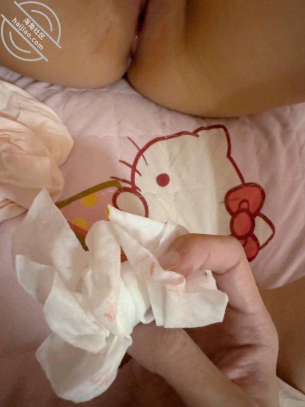 作者:萝莉小表妹 《【原创视频15】用成人动漫诱惑表妹,成功破处,嘴上说不要,身体却很想要》-老宋小屋