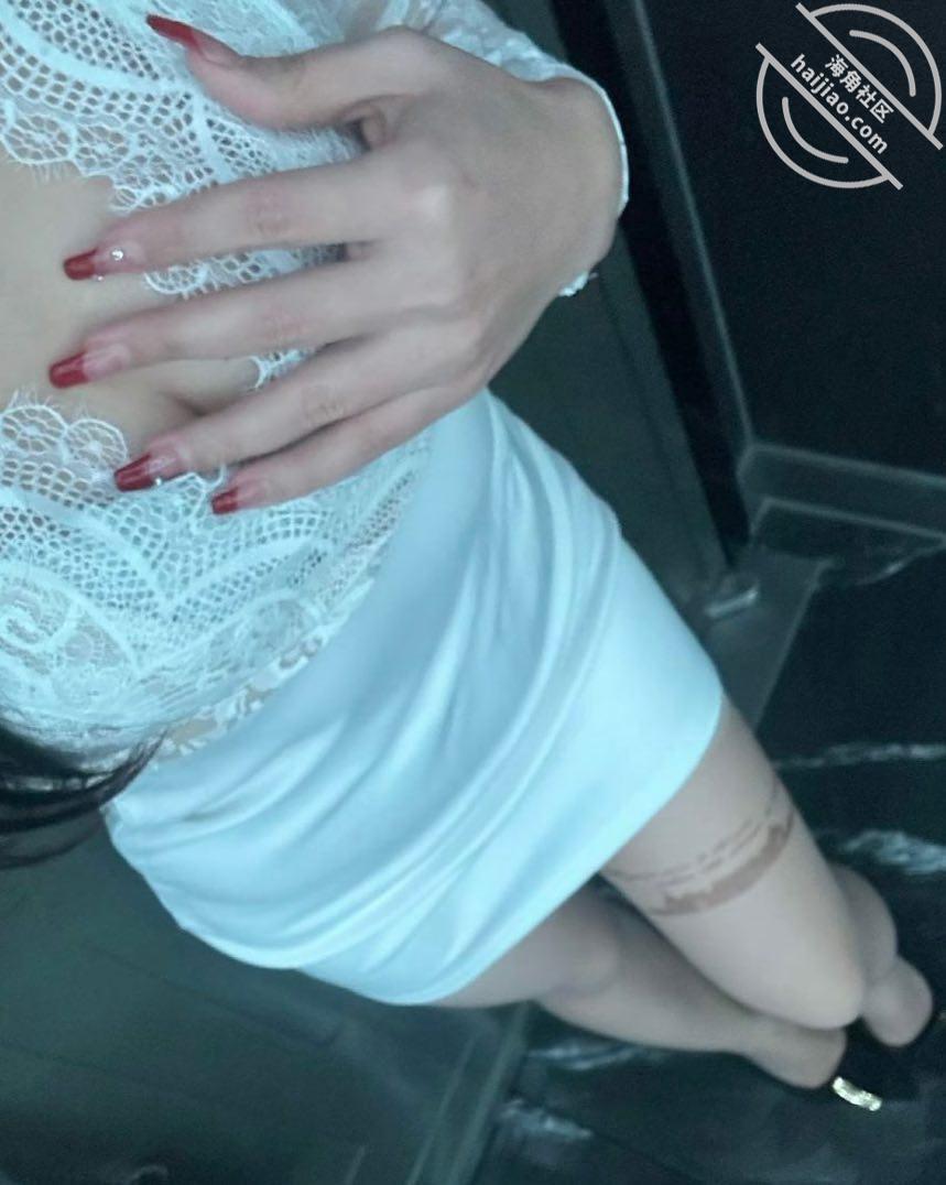 图片[1]-作者：精虫上脑小男孩 《（原创）巨乳阿姨的致命诱惑，一边猛捏奶子，一边疯狂的抽插着她。》-老宋小屋