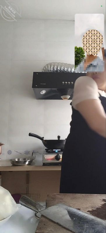 作者:妈妈的味道(干妈变成了情人) 《(原创视频)68.5:干妈过生日,第一次用手伸进她的阴道(无码版)》-老宋小屋