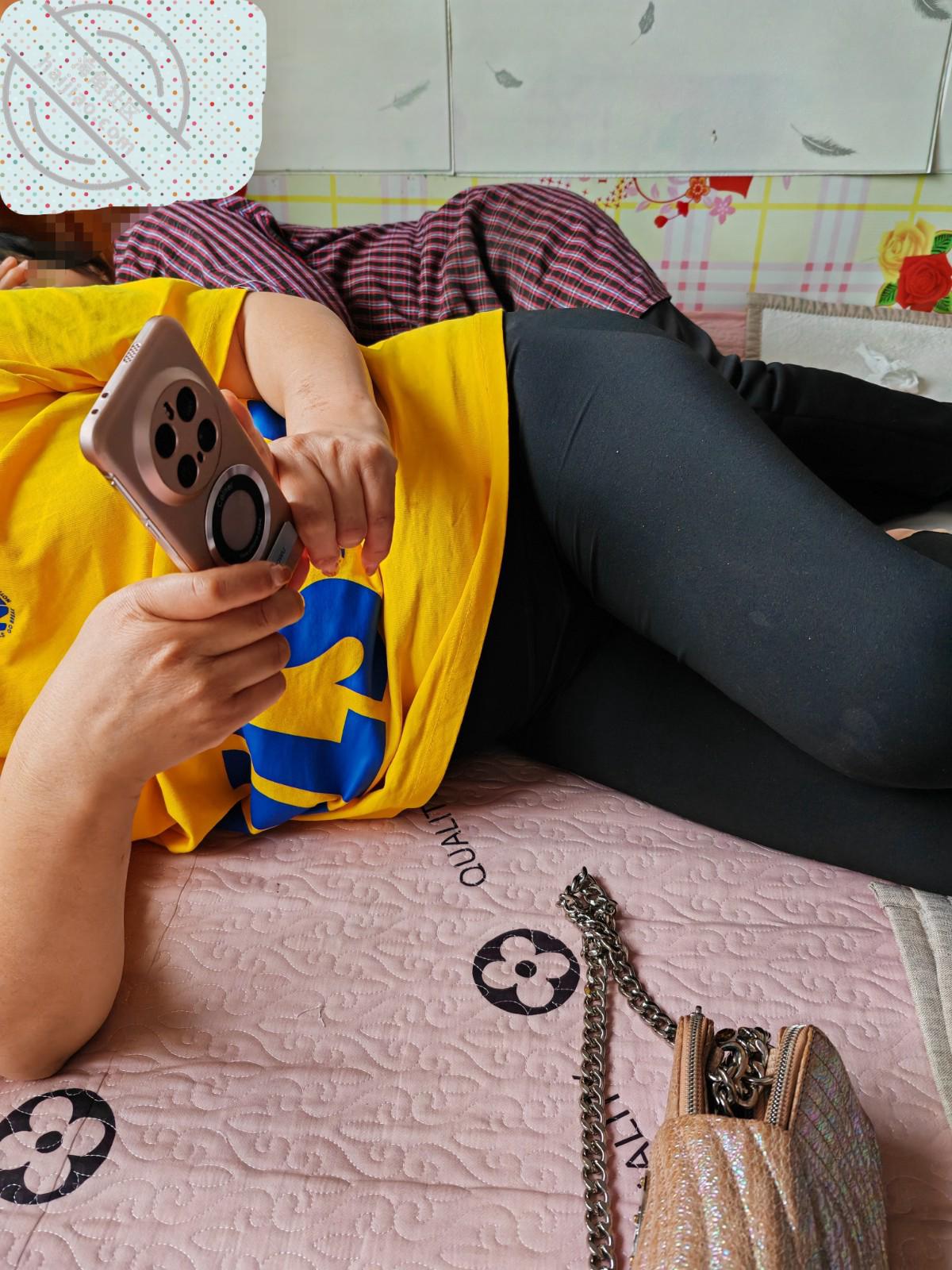 图片[1]-作者：妈妈的味道（干妈变成了情人） 《(原创视频)149：干妈老妈在旁边睡着，图谋不轨被骂了一顿》-老宋小屋