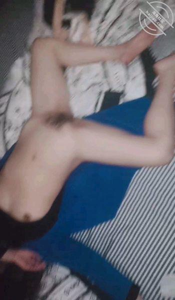 作者：熟控大胖 《【原创】差回来的妈妈被儿子迷奸，火燎妈屄毛，憋不住内射了妈妈屄》-老宋小屋