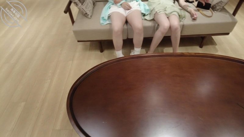 作者:我和娇妻的日常 《(107)原创视频 带着老婆和她闺蜜一起,约上大哥,来一个4人狂欢(上)》-老宋小屋