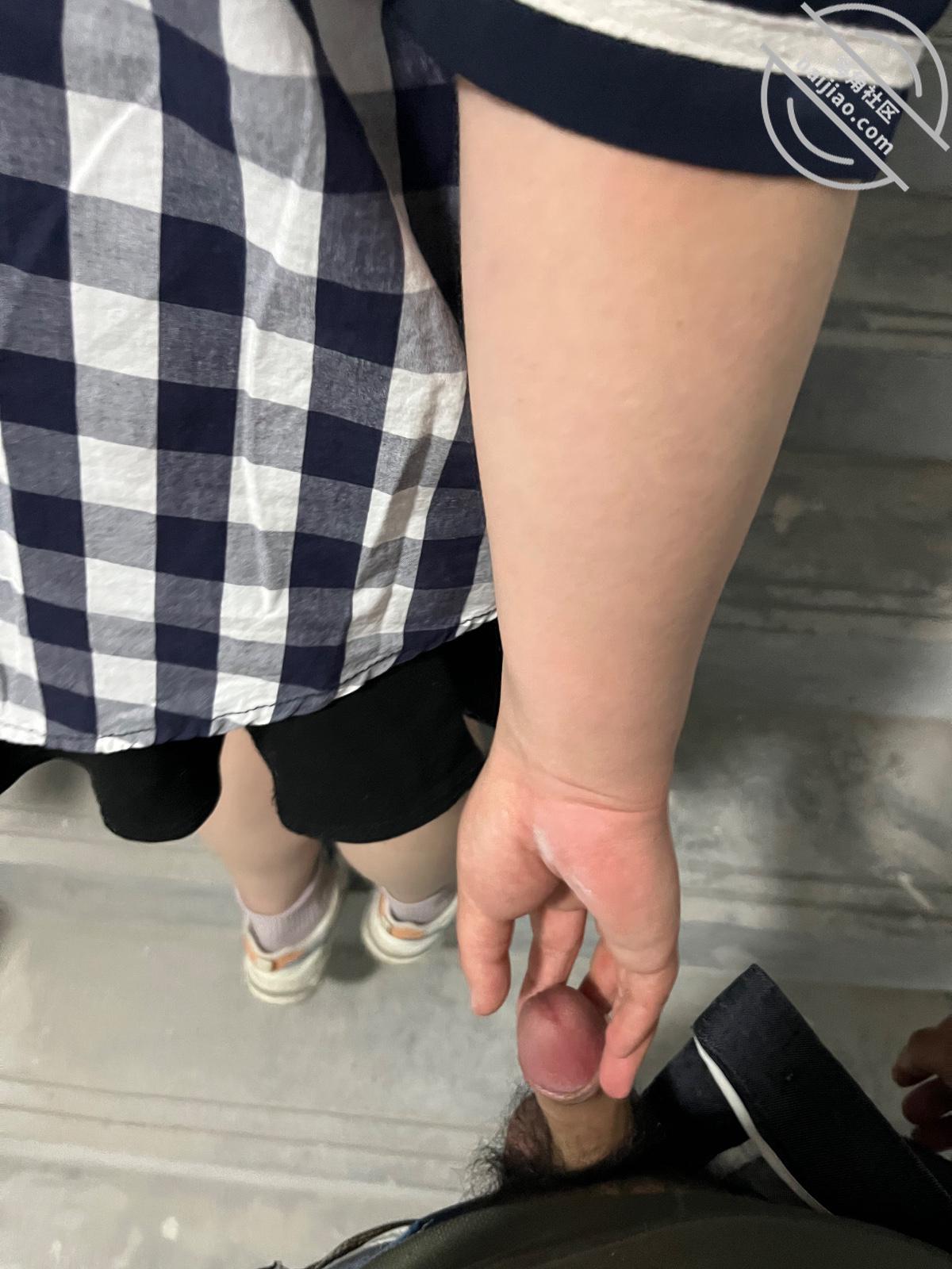 图片[1]-作者：爱妈妈的好儿子 《(原创-坦克骚逼）骚逼坦克被操，全程淫叫，白浆都出来了》-老宋小屋