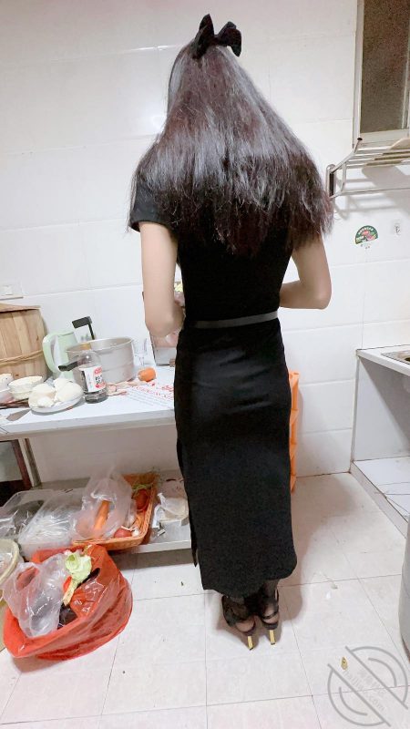 作者：长腿女儿丽丽 《（原创49）跟女儿第一次在车里操逼，简直爽歪歪啊》-老宋小屋