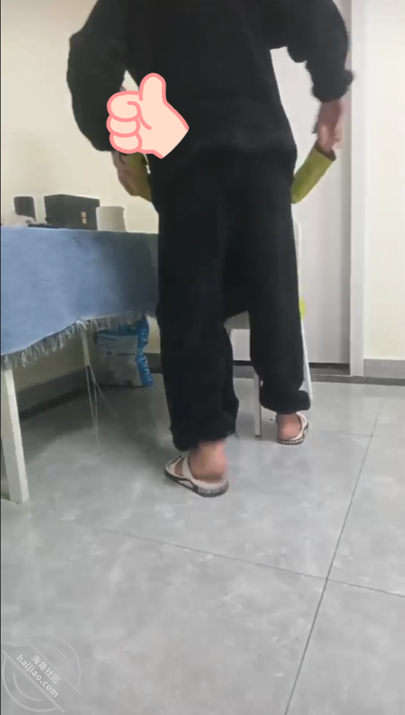 图片[1]-作者：调教丈母娘 《（真实原创）八、用丈母娘的自慰视频强迫她为我口交爆操！丝袜都快撕烂了！》-老宋小屋