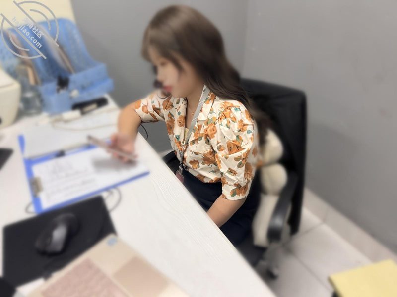 作者:舅妈的爱情故事 《【真实乱伦】舅妈教我(你)怎么骗炮找对象我爸好像发现了我跟舅妈同居的证据》-老宋小屋