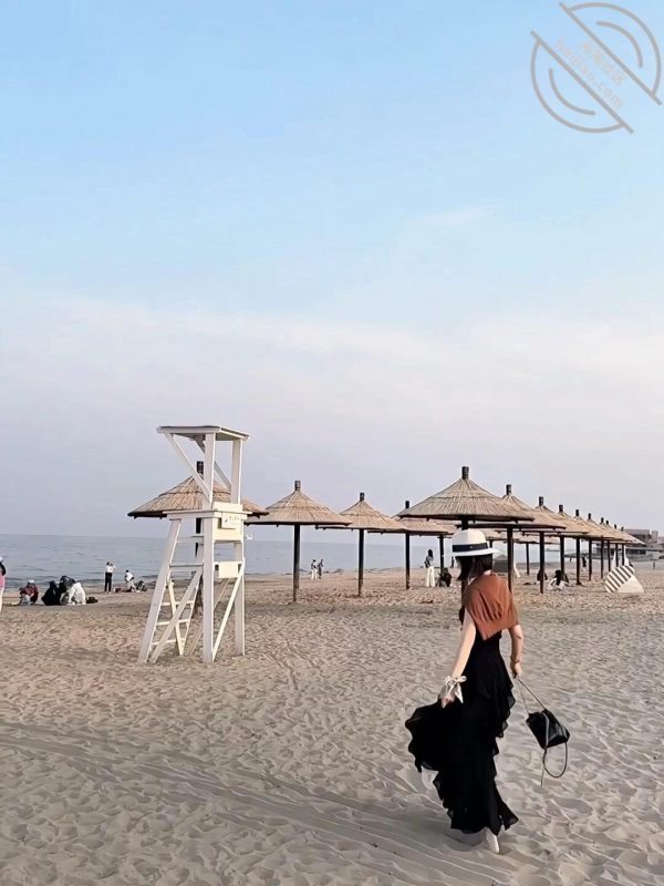 作者:亲姐姐的淫穴 《原创59视频贴,老爸没在家,让姐姐穿好丝袜在床上等着我,操的姐姐骚话不断》-老宋小屋