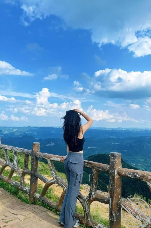 作者：亲姐姐的淫穴 《原创视频66，射精的时候让姐姐张开嘴，射在了姐姐的嘴里，姐姐把精液吞下》-老宋小屋