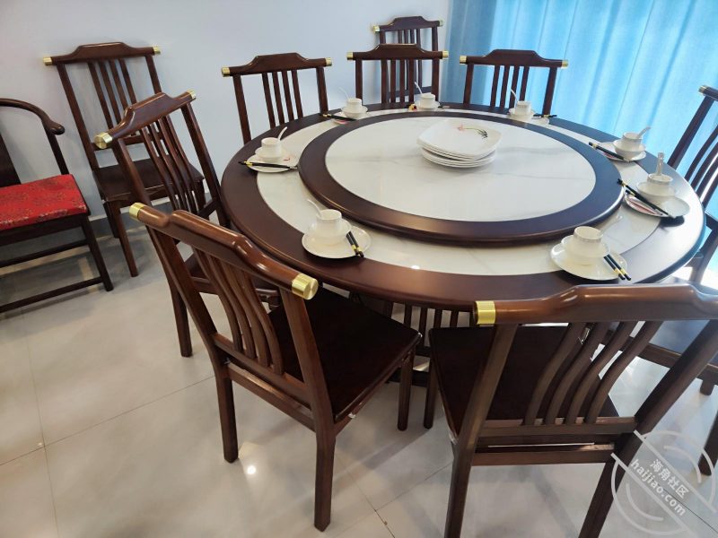 作者：脆脆倒在丝袜上 《海角原创（84）家庭聚餐，和嫂子在饭店包厢里偷摸做爱，还把茶杯震掉甩碎了》-老宋小屋