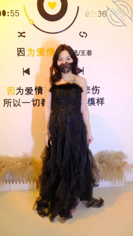 作者：爱吃雪糕啊 《【雪糕原创22】趁哥哥睡着了，我穿上黑色婚纱帮哥哥口鸡巴》-老宋小屋