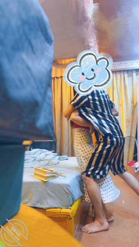 作者：亲姐的诱惑 《[原创视频]17.姐姐刚回来我又强上了她，嘴上说不要不要身体却挺诚实》-老宋小屋