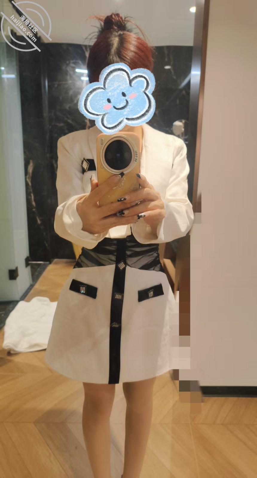 图片[1]-作者：亲姐的诱惑 《[原创视频]80“职场”御姐风的姐姐被我操到高潮试图推开我，我更卖力操了》-老宋小屋