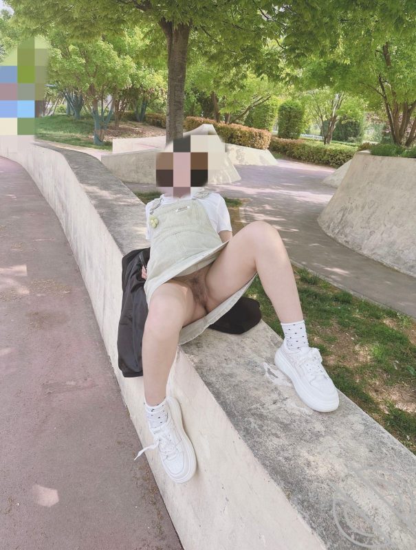 作者：拿走妹妹的处女 《159（原创视频）摩天轮上玩弄妹妹游乐场里露出！》-老宋小屋