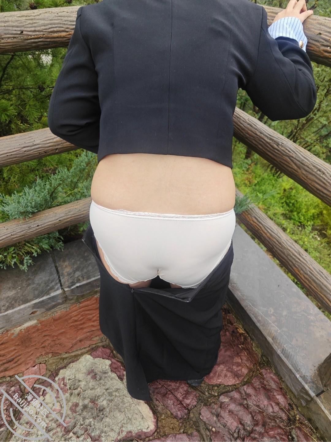 图片[1]-作者：操上少妇熟女御姐 《【轻熟表姐】22 中秋佳节户外约战表姐 表姐穿情趣内裤车震 赠送金币哈》-老宋小屋