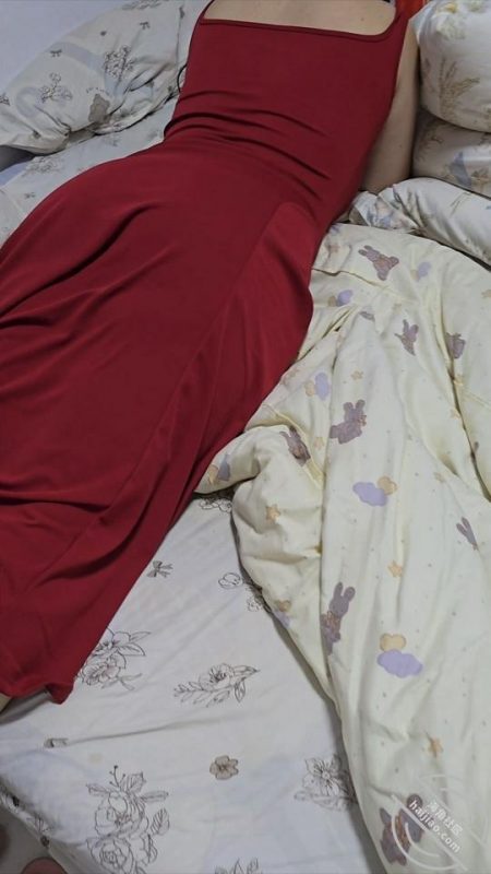 作者：我管堂妹叫嫂子 《【真实原创32】爆操堂妹白虎小穴初体验，干的白浆直流，虽然不嫩但是很滑》-老宋小屋