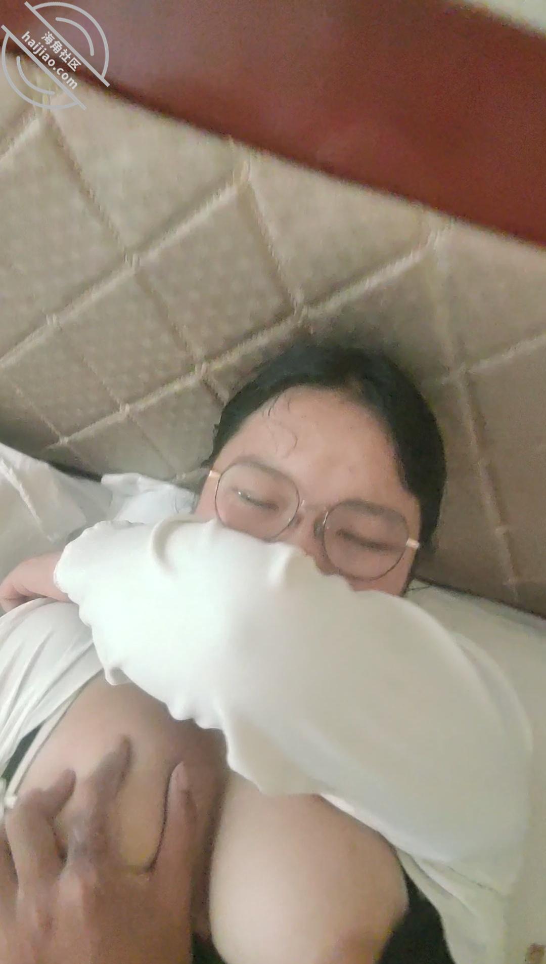 图片[1]-作者：打野王子 《无套后入毛都没长齐的嫩逼坦克》-老宋小屋