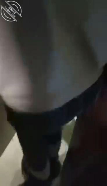 作者：野狗的春天 《【原创】偷偷帮小侄女请假，开房还没来及脱牛仔裤，忍不住后入，无套内射》-老宋小屋