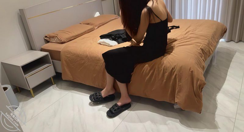 作者：兰贵人（继母） 《8【原创视频】约继母谈判失败后，被她骂得狗血淋头，一气之下再次强上继母！》-老宋小屋