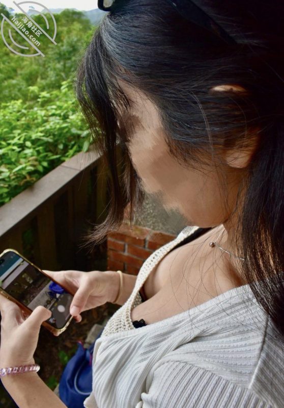 作者：好想内射我亲妈啊 《（原创）半夜老妈在浴室里洗澡，被我闯入强上内射了》-老宋小屋