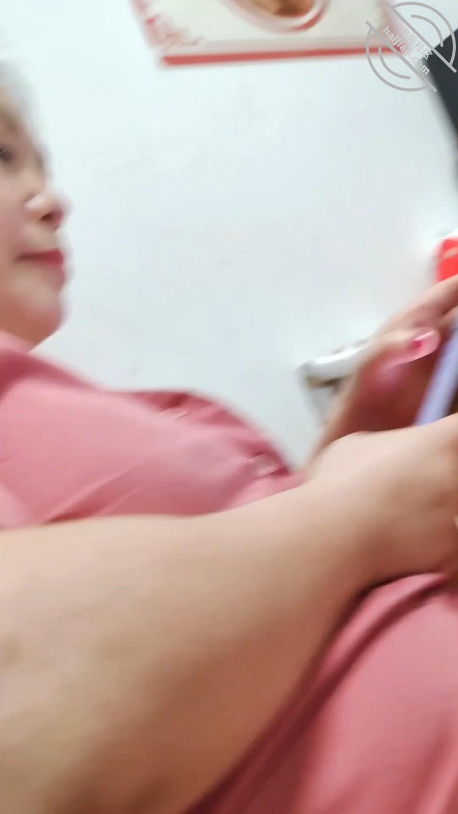 图片[1]-作者：妈妈少妇人妻爱好者 《【原创视频】由于害怕，中途理疗店老板娘不让操了，只好强硬继续上》-老宋小屋