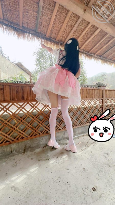 作者:长腿女儿丽丽 《原创(109)跟女儿在朋友家楼梯间里做爱,扛着腿抱着干,精液全喷在屁股上》-老宋小屋