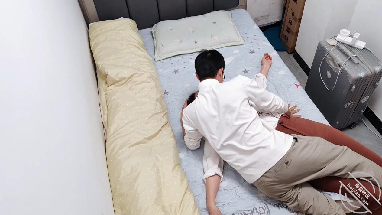 图片[1]-作者：爱乱伦爱人妻少妇（妈母娘姨姑） 《【原创视频】洗脸老师一个月没被她老公艹了，大姨妈刚走就被我先操》-老宋小屋